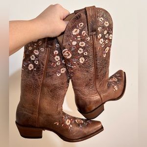Shyanne Maisie Floral Embroidered Western Leather Boots